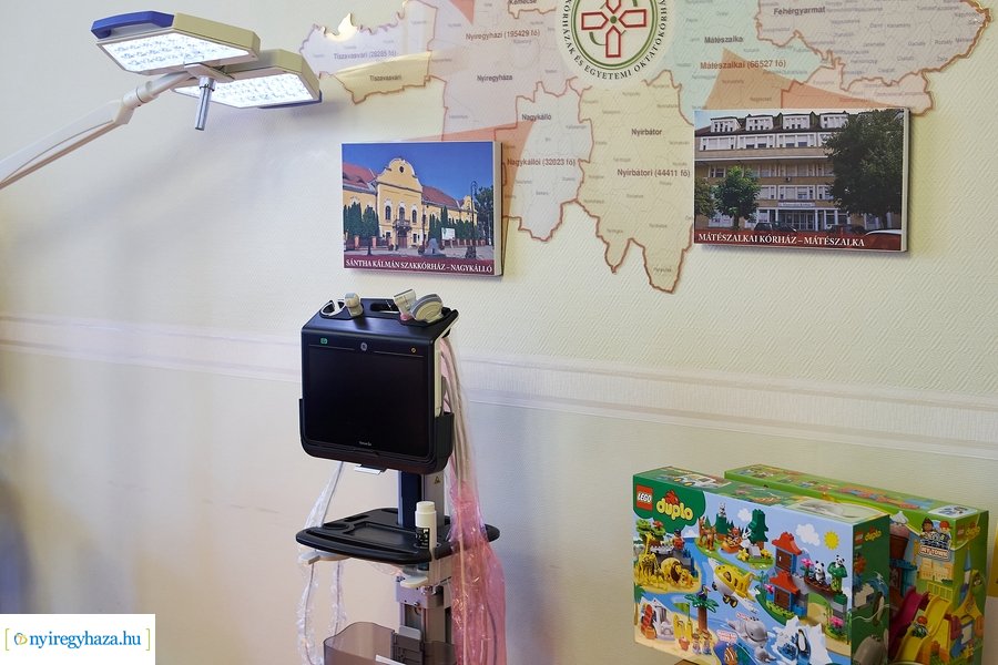 LEGO adomány a Jósa András Oktatókórháznak