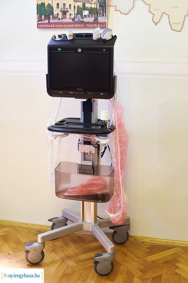 LEGO adomány a Jósa András Oktatókórháznak