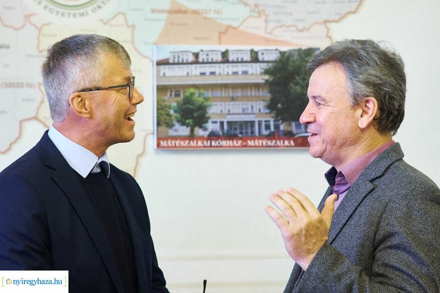 LEGO adomány a Jósa András Oktatókórháznak