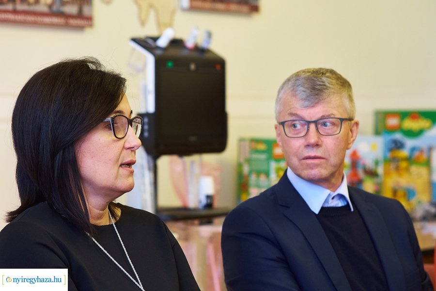 LEGO adomány a Jósa András Oktatókórháznak