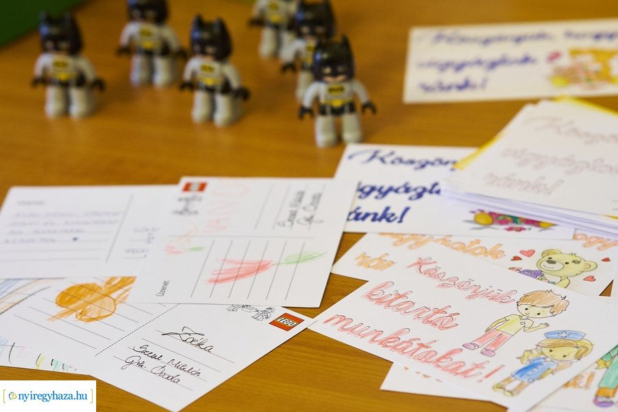 LEGO adomány a Jósa András Oktatókórháznak