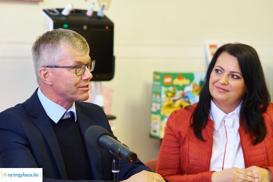 LEGO adomány a Jósa András Oktatókórháznak