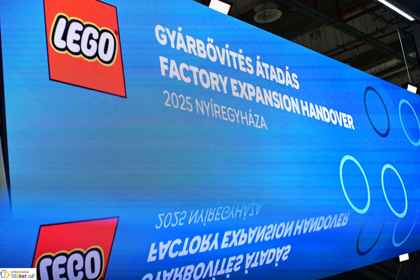 LEGO gyárbővítés átadó 2025 szeptemberében