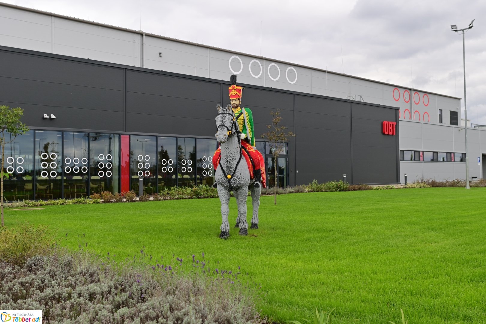 LEGO gyárbővítés átadó 2025 szeptemberében