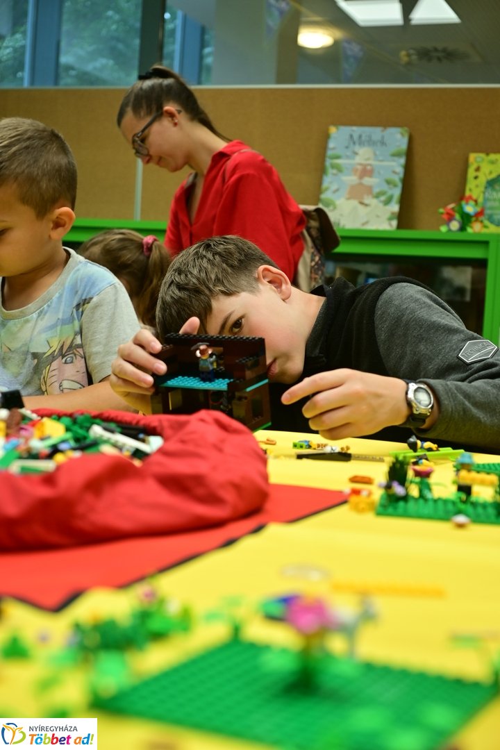 LEGO családi gyereknap  könyvtárban - 2026