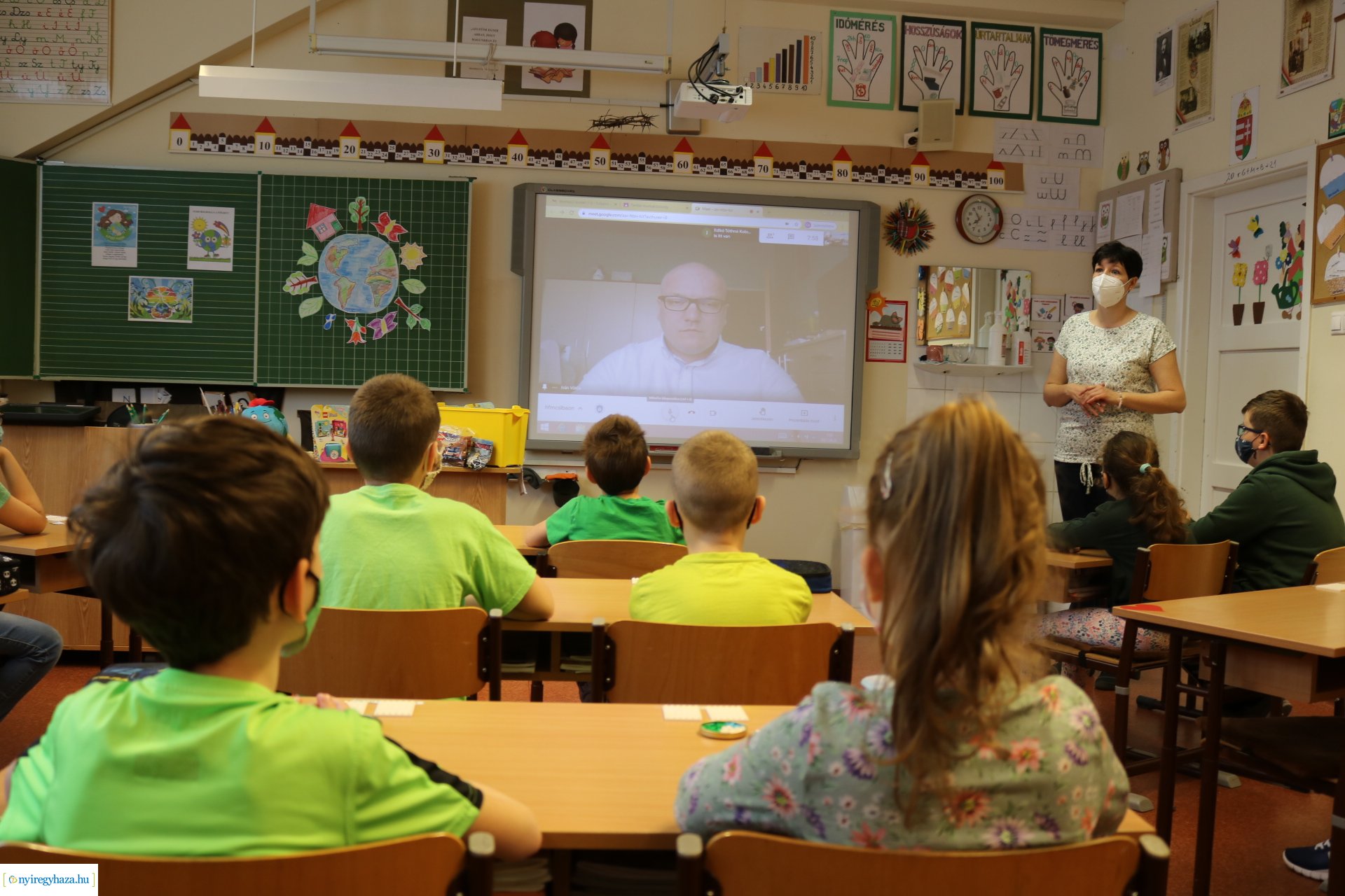 Lego mozaikokkal a Föld napján a Szent Imre Katolikus Általános Iskolában