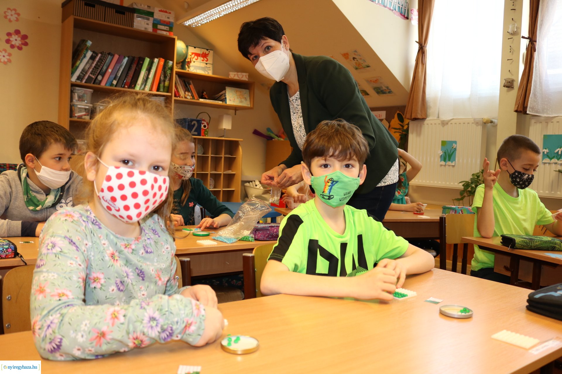 Lego mozaikokkal a Föld napján a Szent Imre Katolikus Általános Iskolában