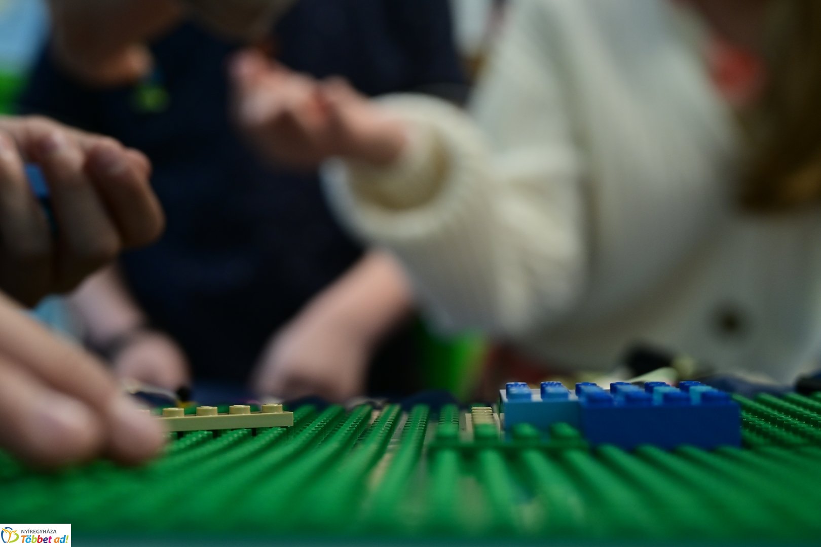 LEGO program a könyvtárban 2025 májusában