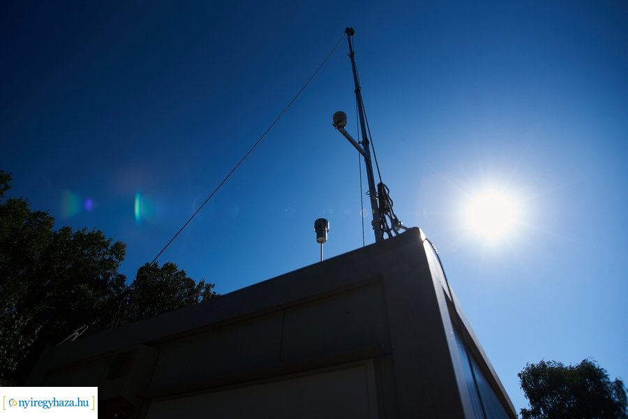 Légszennyezettség mérő átadó