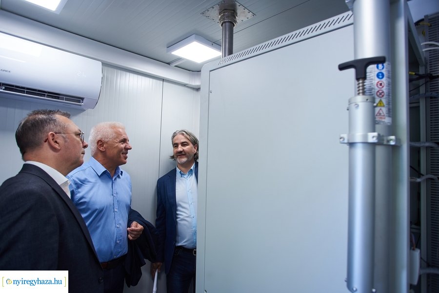 Légszennyezettség mérő átadó