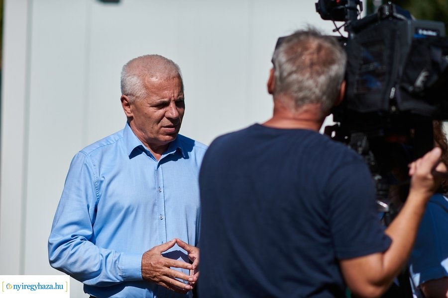 Légszennyezettség mérő átadó