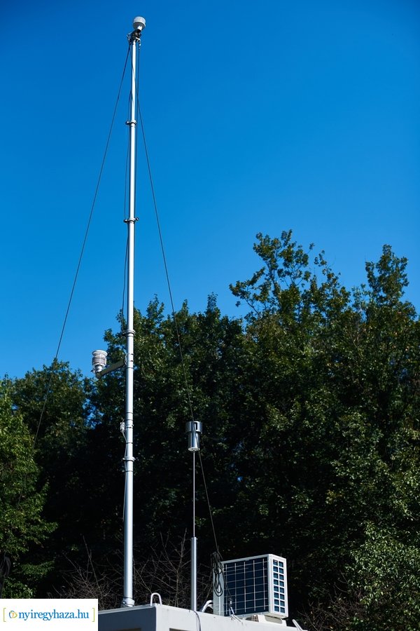 Légszennyezettség mérő átadó