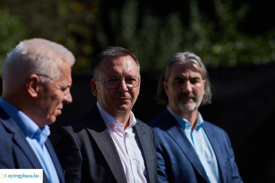 Légszennyezettség mérő átadó