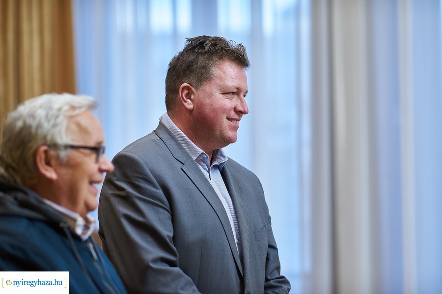 Lengyel diákok a Városházán 20221207