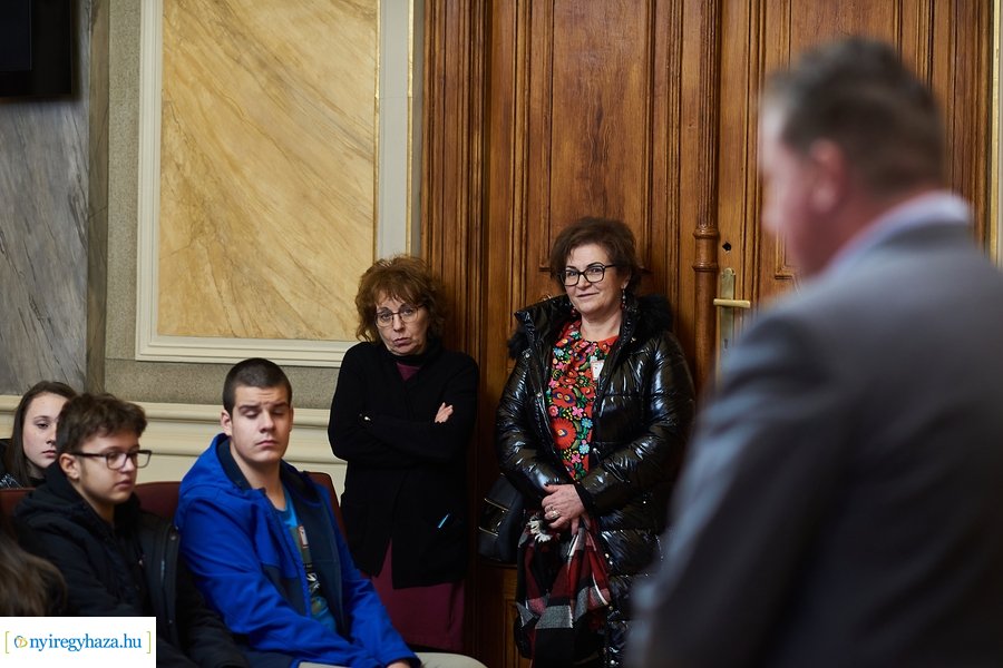 Lengyel diákok a Városházán 20221207