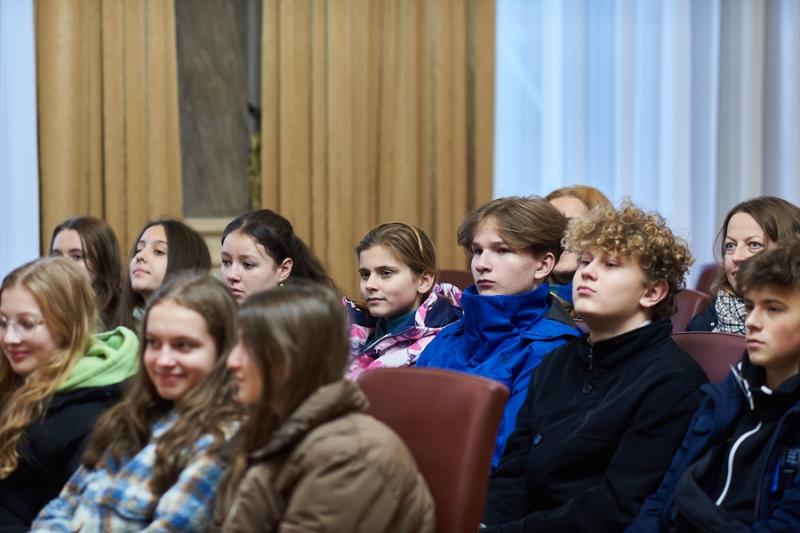 Lengyel diákok a Városházán 20221207