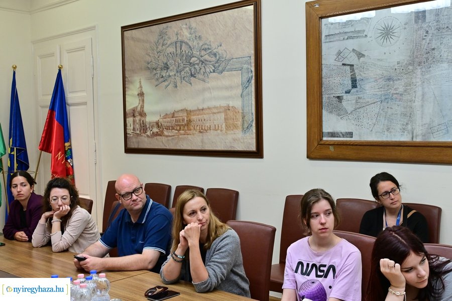 Lengyel diákok a Városházán 20240604