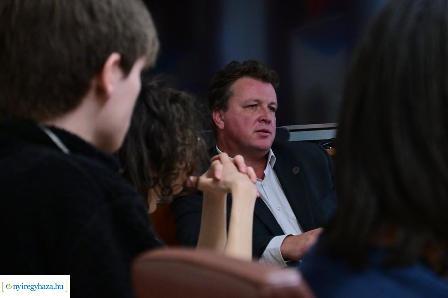 Lengyel diákok a Városházán 20240614