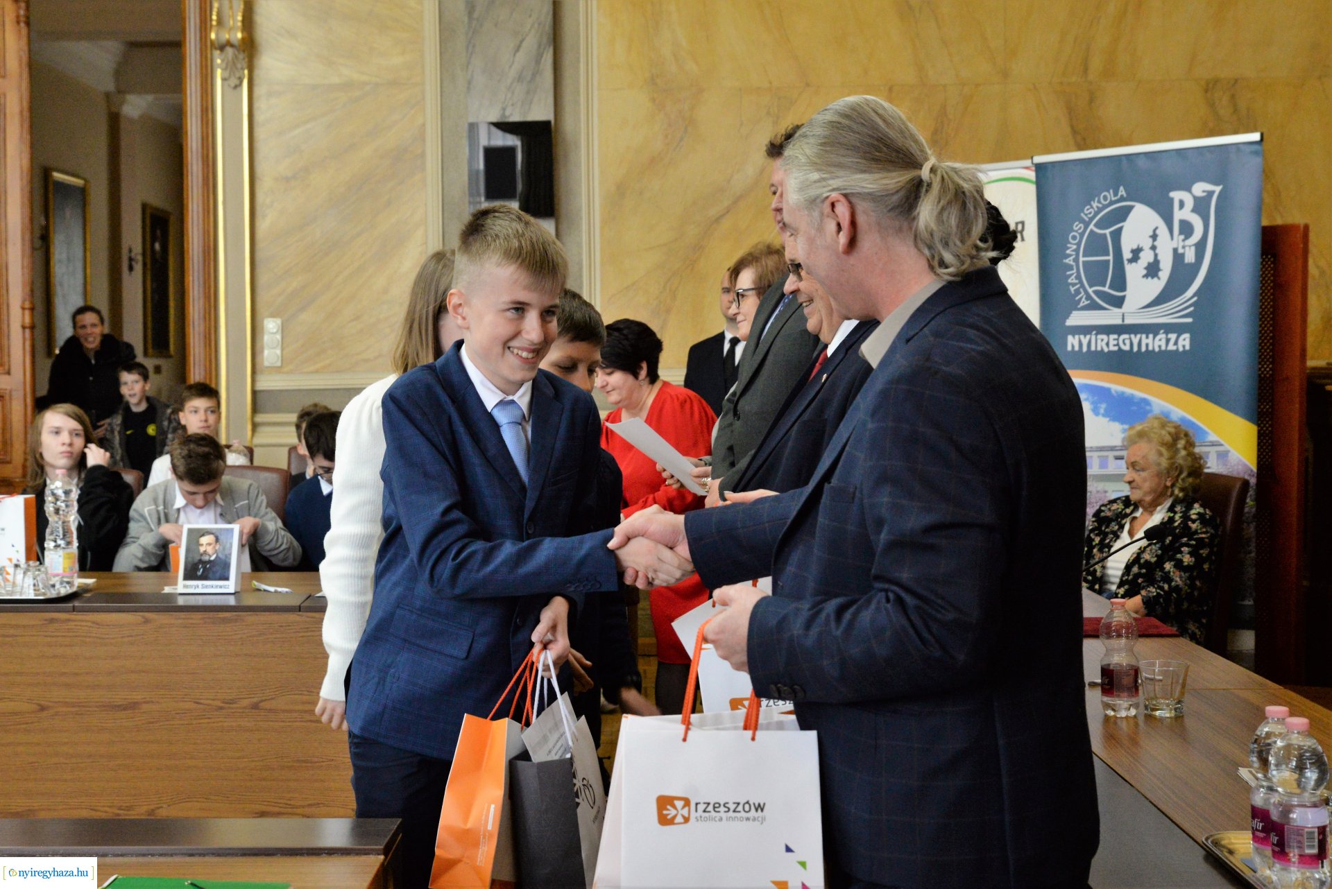 Lengyel-magyar két jó barát - eredményhirdetés az általános iskolások vetélkedőjén