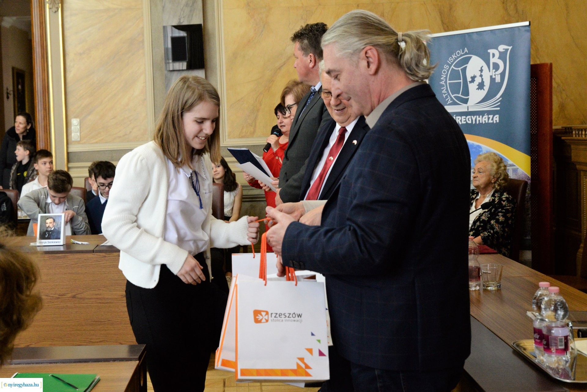 Lengyel-magyar két jó barát - eredményhirdetés az általános iskolások vetélkedőjén