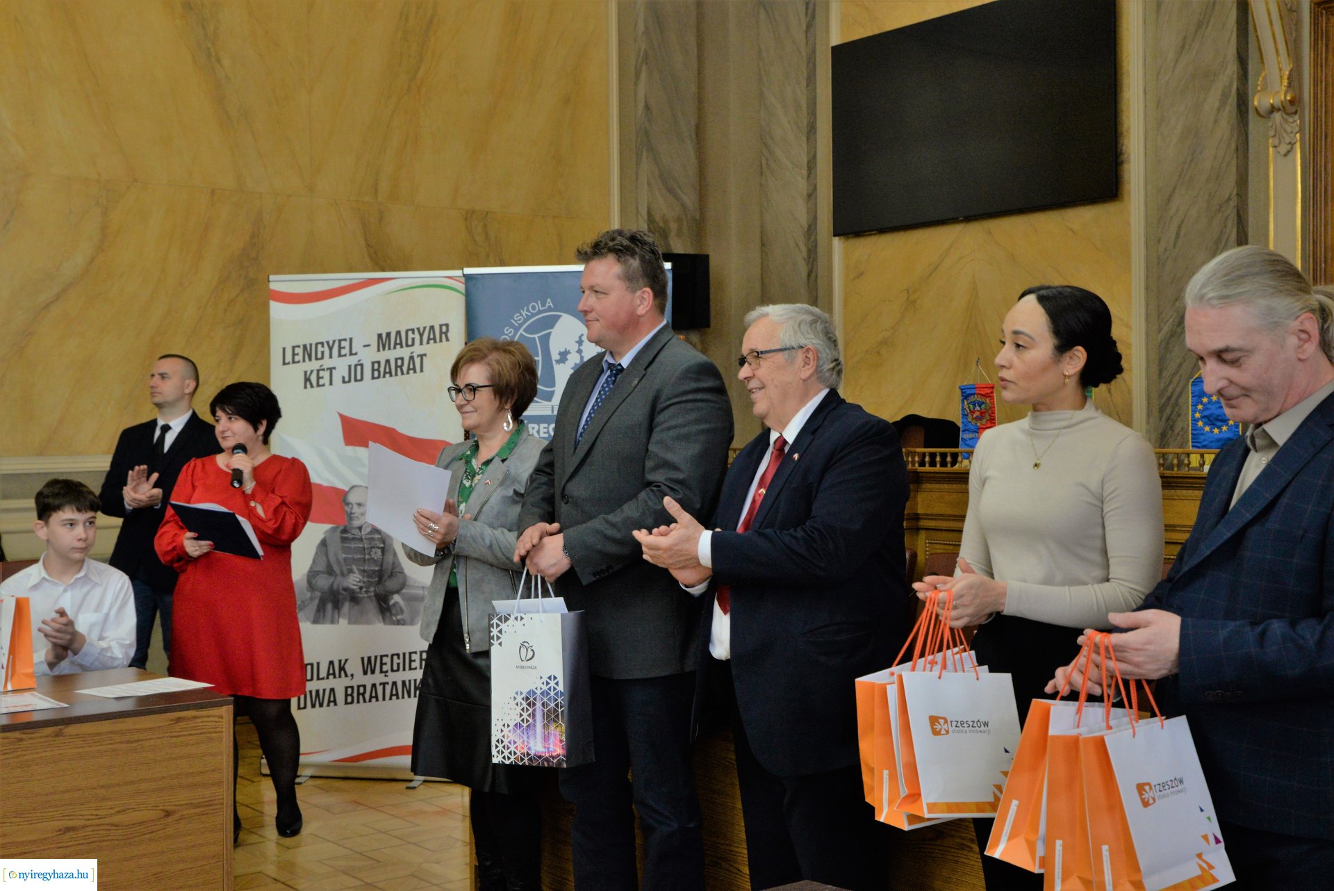 Lengyel-magyar két jó barát - eredményhirdetés az általános iskolások vetélkedőjén