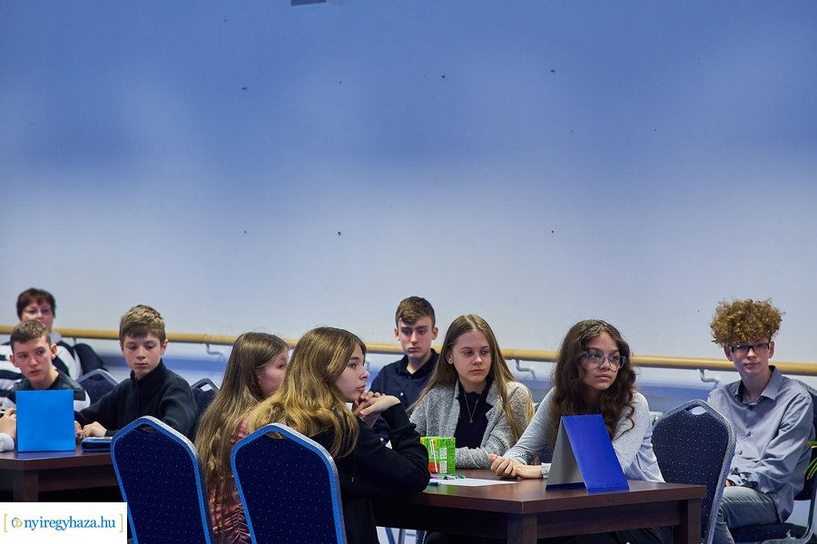 Lengyel-magyar két jó barát - iskolai vetélkedő