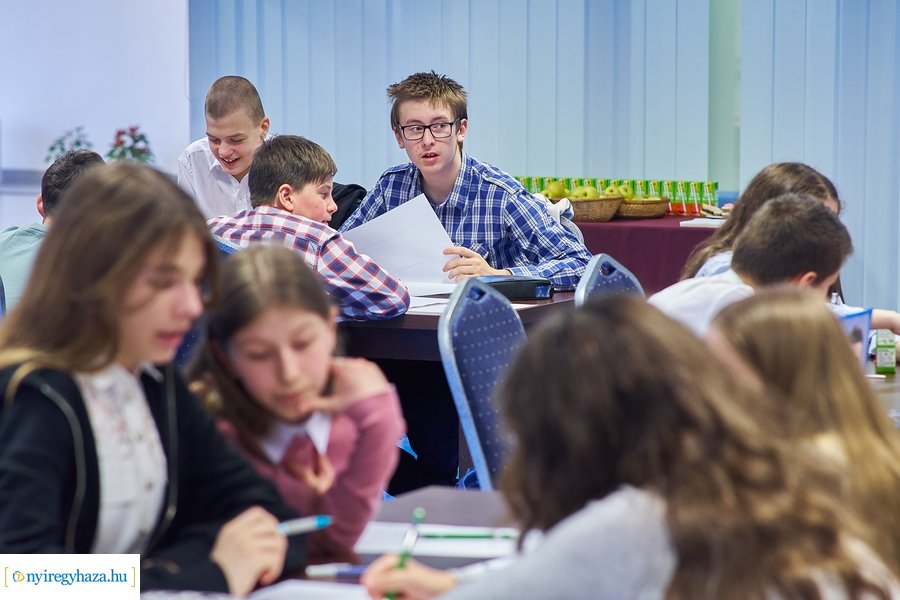 Lengyel-magyar két jó barát - iskolai vetélkedő