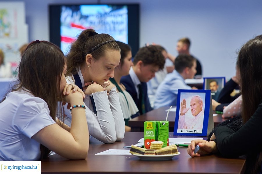 Lengyel-magyar két jó barát - iskolai vetélkedő