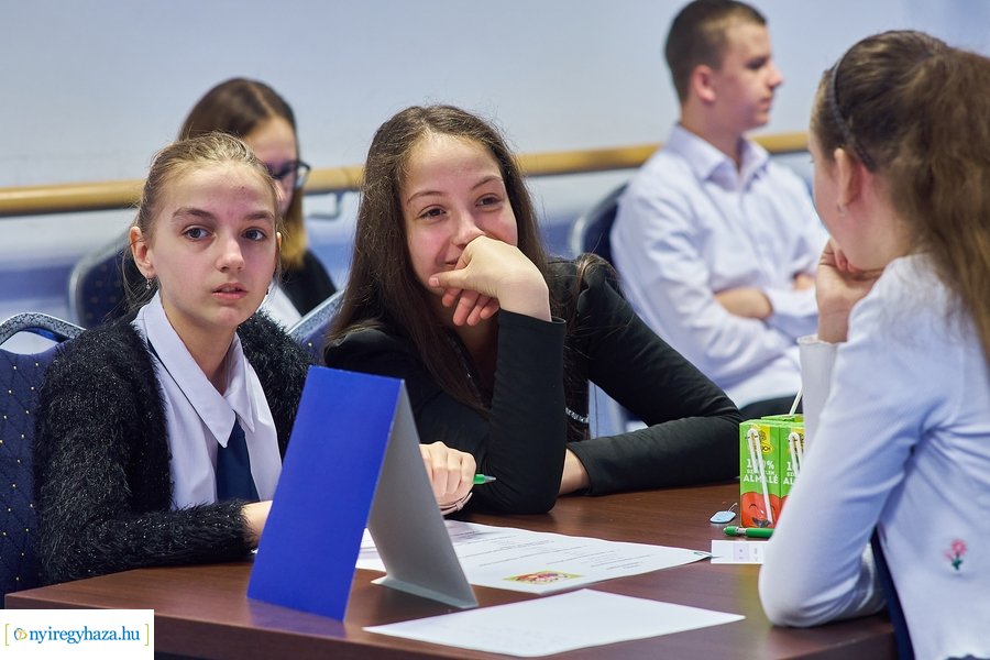 Lengyel-magyar két jó barát - iskolai vetélkedő