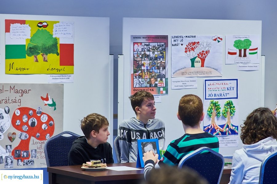 Lengyel-magyar két jó barát - iskolai vetélkedő
