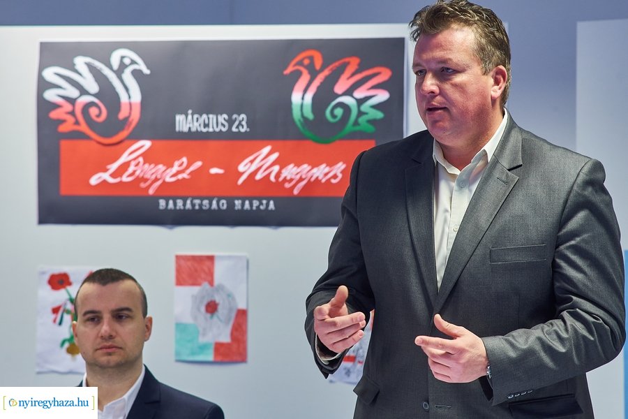 Lengyel-magyar két jó barát - iskolai vetélkedő