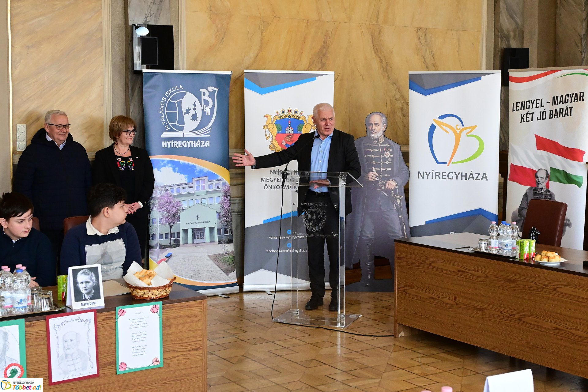 Lengyel-magyar két jó barát - vetélkedő a Városházán