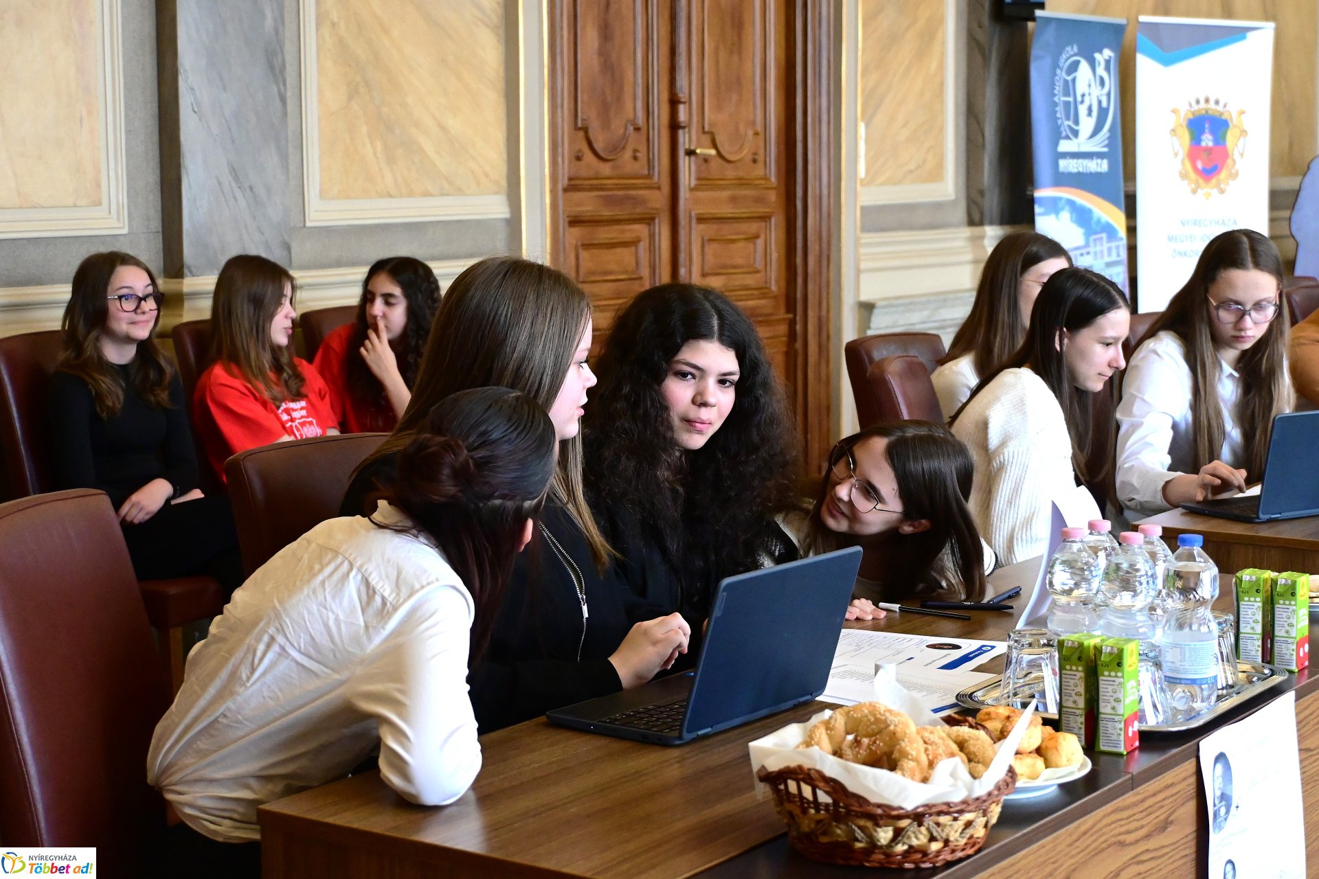 Lengyel-magyar két jó barát - vetélkedő a Városházán