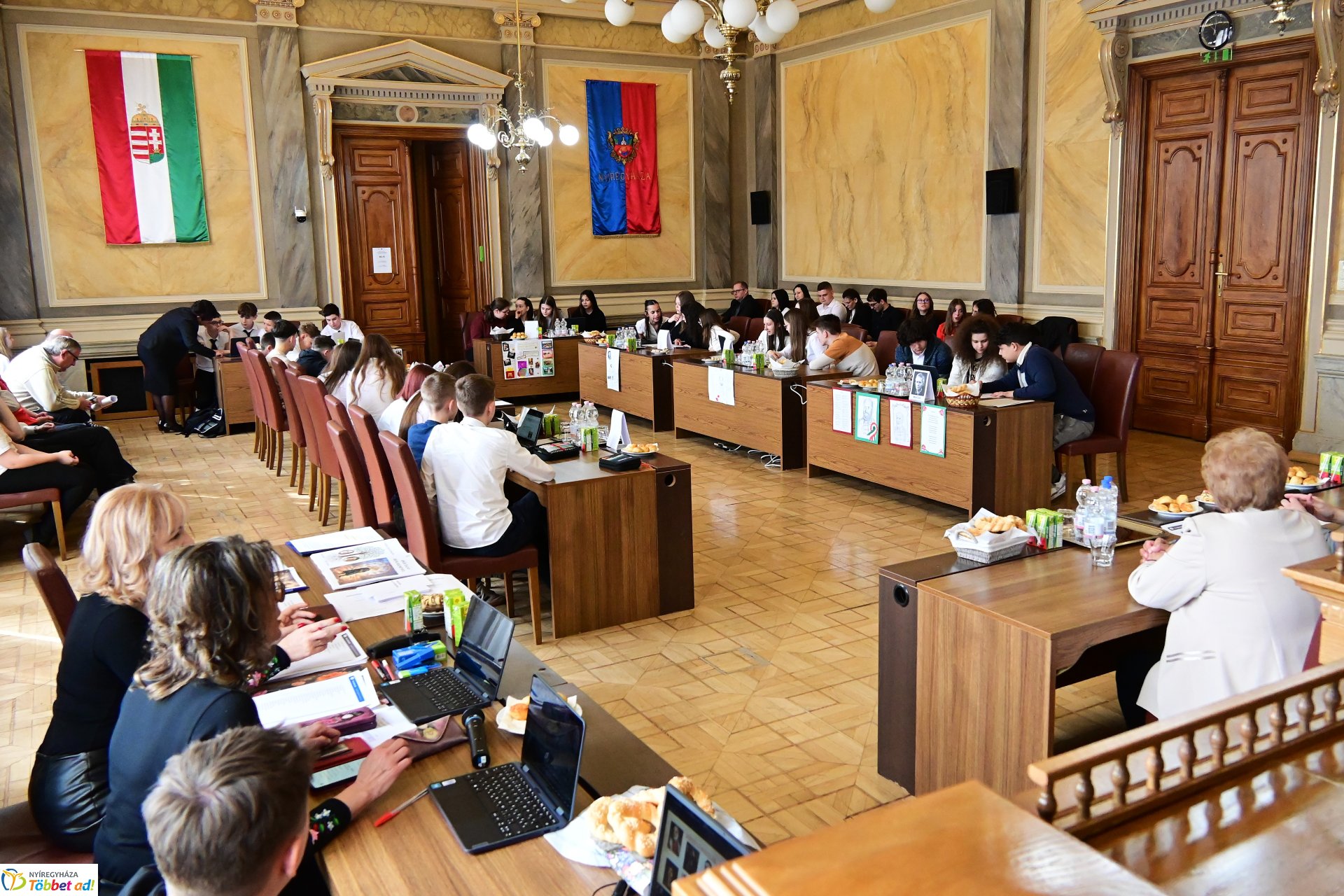 Lengyel-magyar két jó barát - vetélkedő a Városházán