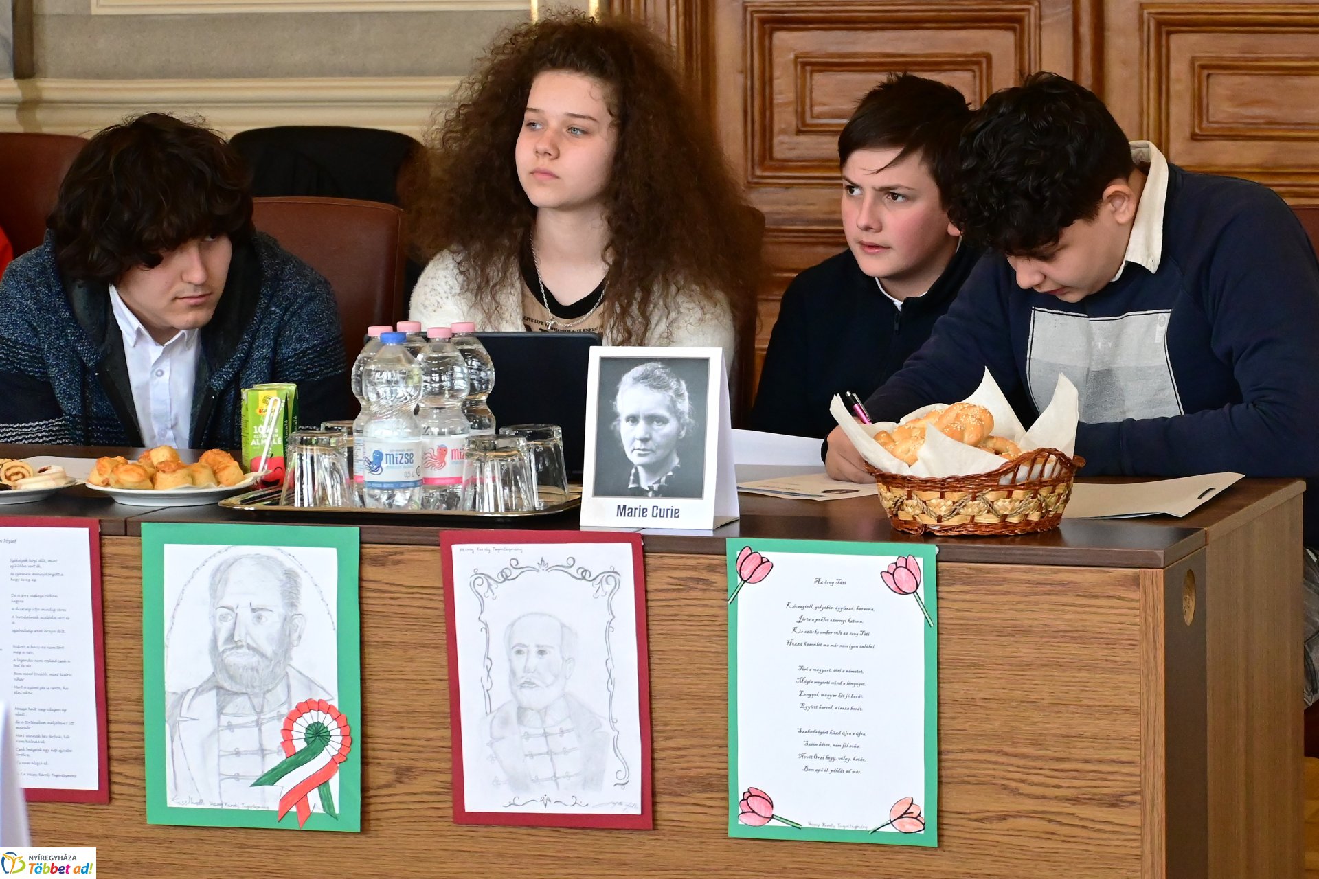 Lengyel-magyar két jó barát - vetélkedő a Városházán