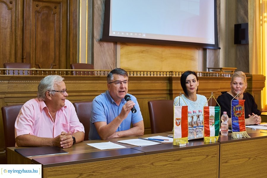 Lengyel vendégek a Városházán 2021810