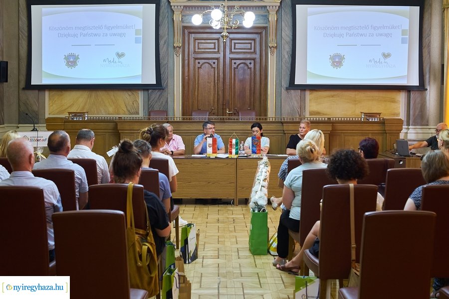 Lengyel vendégek a Városházán 2021810