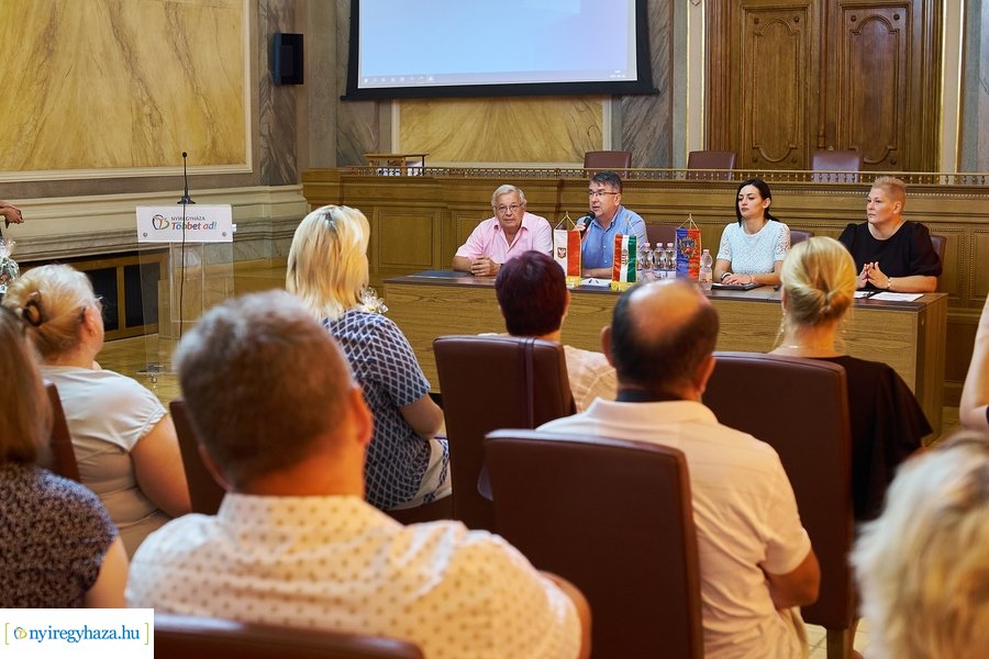 Lengyel vendégek a Városházán 2021810