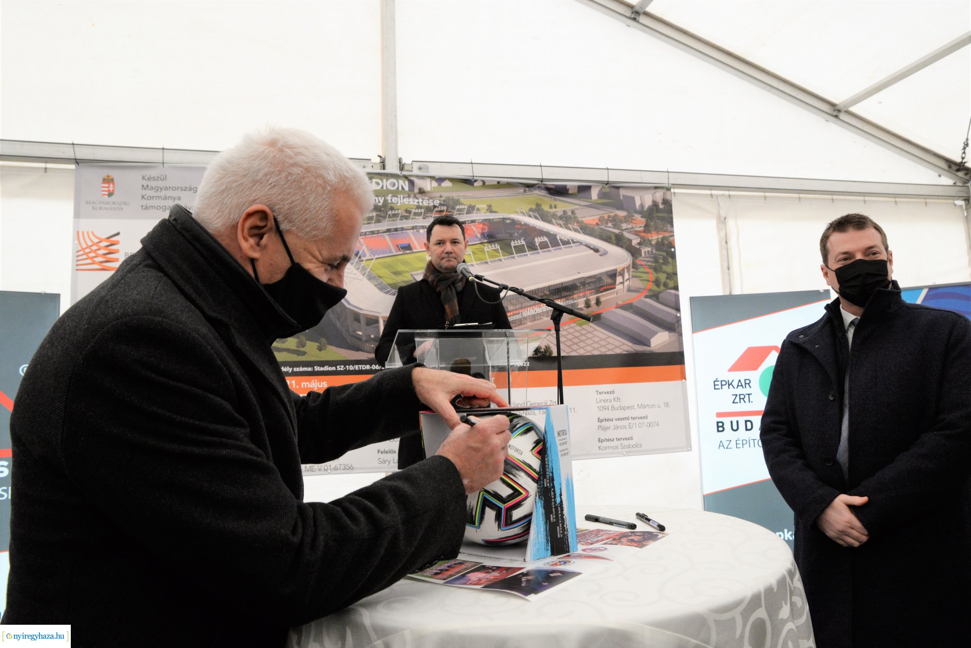 Letették az új stadion alapkövét