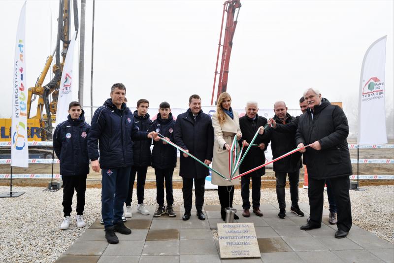Letették az új stadion alapkövét