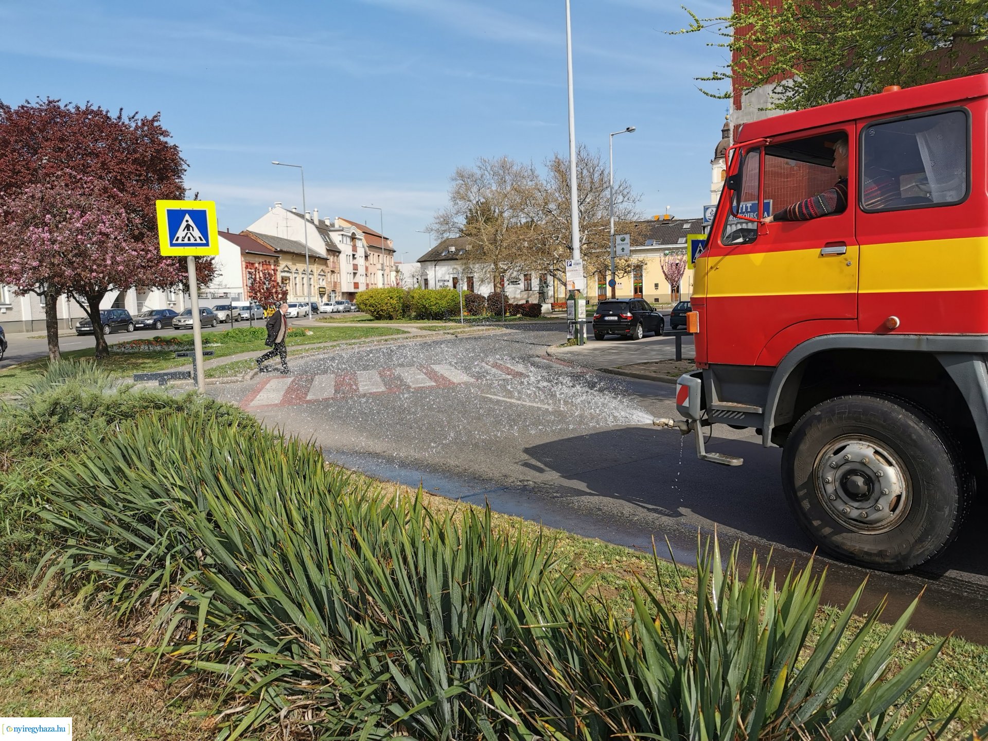 Locsolás a belvárosban