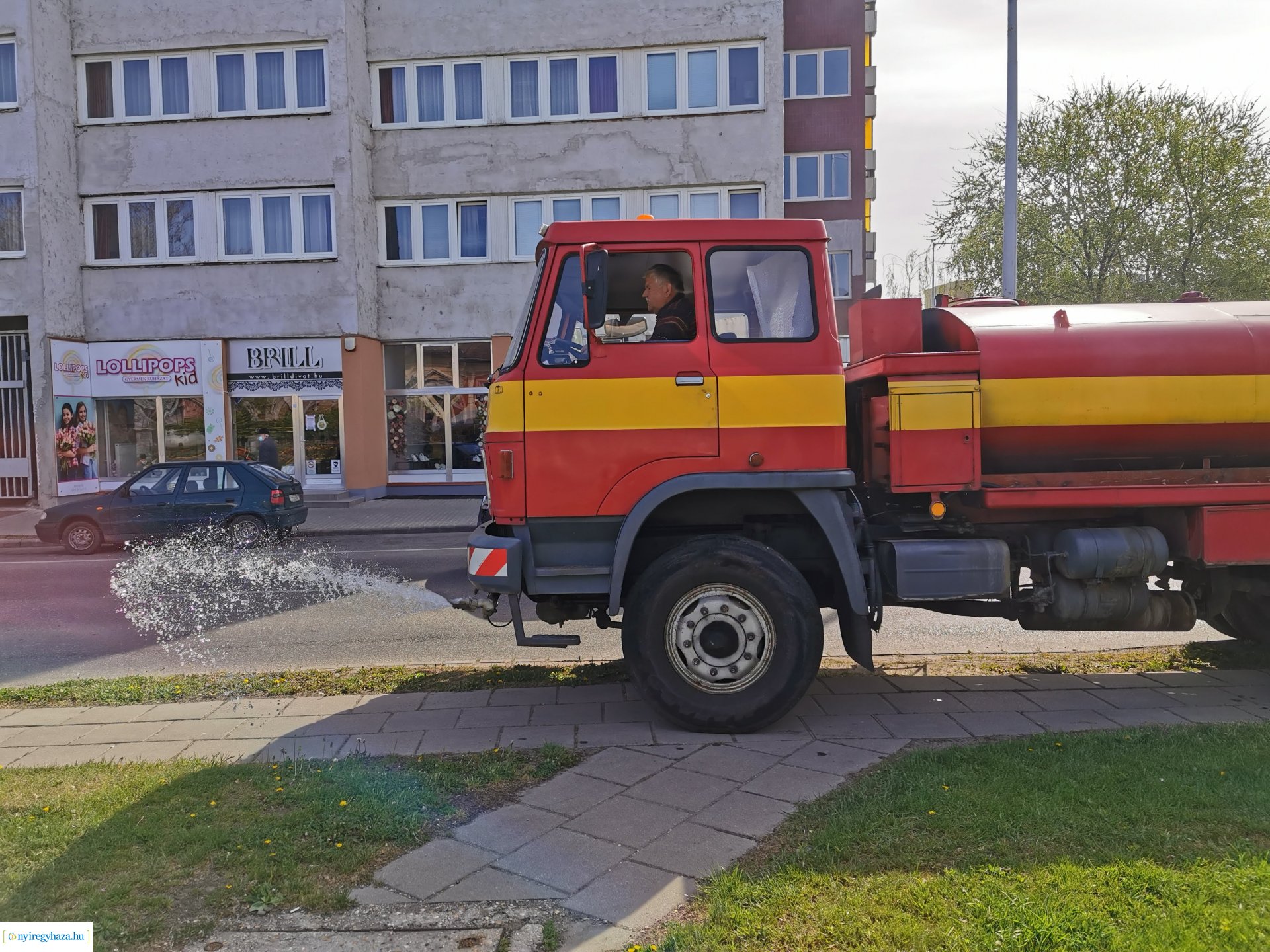 Locsolás a belvárosban