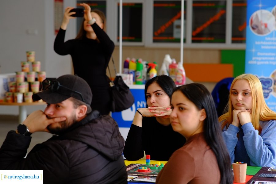 Logikai játék átadó az Inczédyben