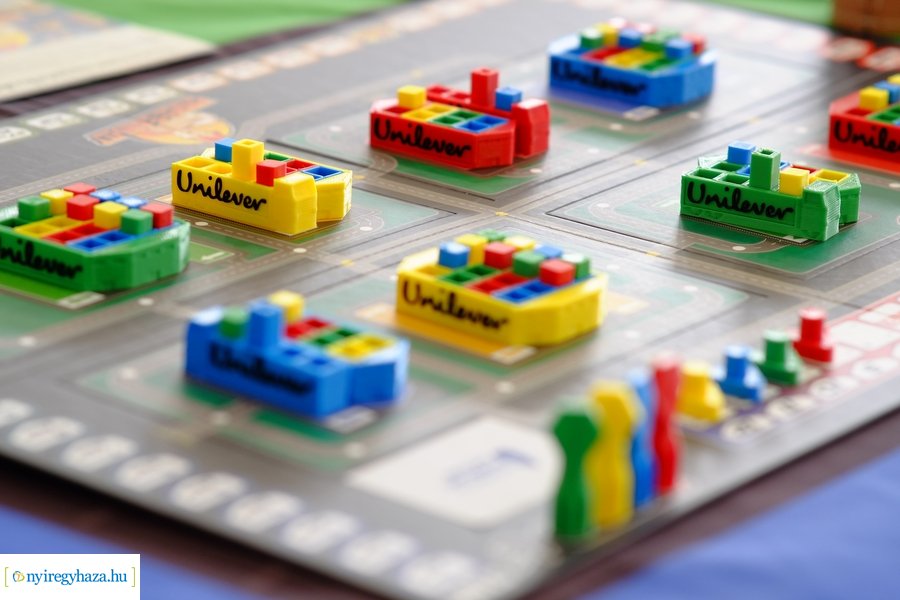 Logikai játék átadó az Inczédyben