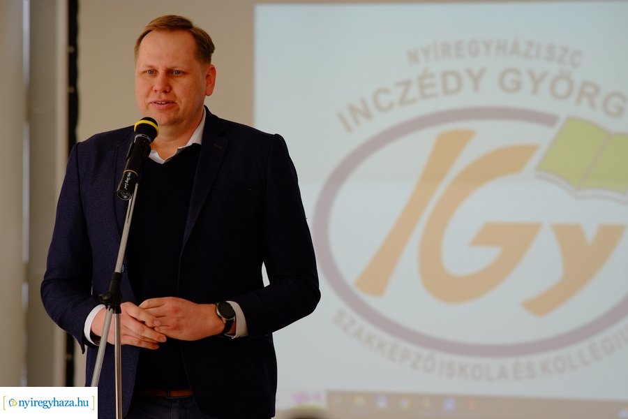 Logikai játék átadó az Inczédyben