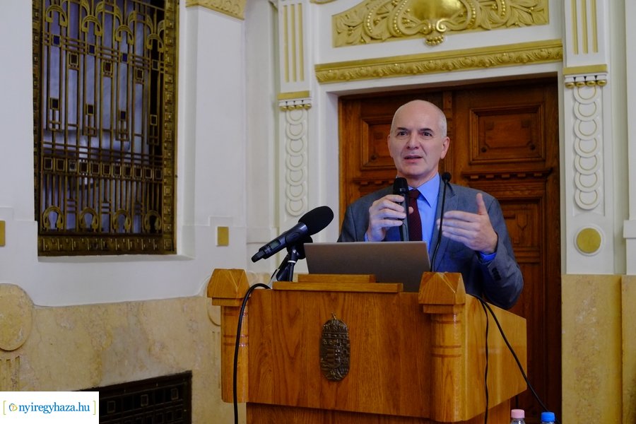 Lónyay konferencia a Megyeházán 20221129