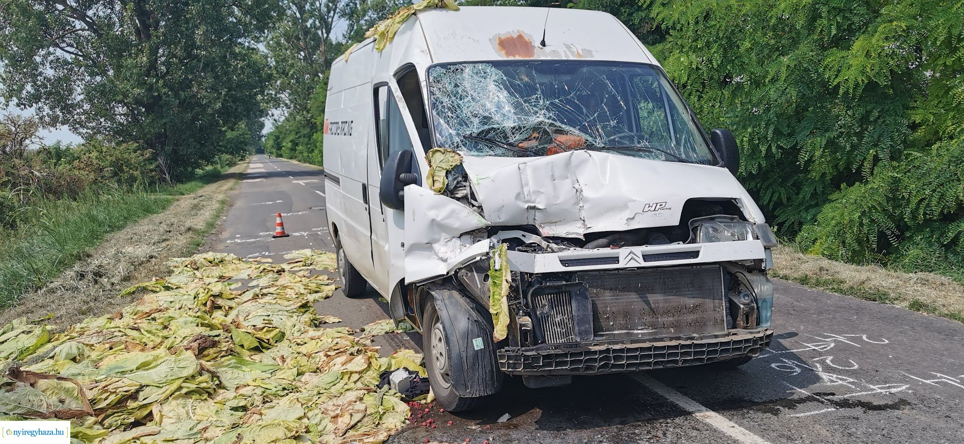 Lovaskocsival ütközött egy jármű Újfehértónál