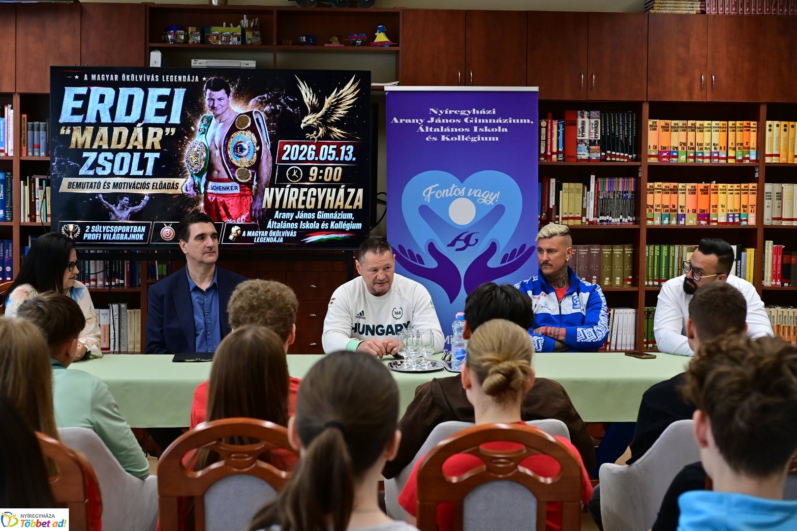 Madár az Arany János gimnáziumban - 2026