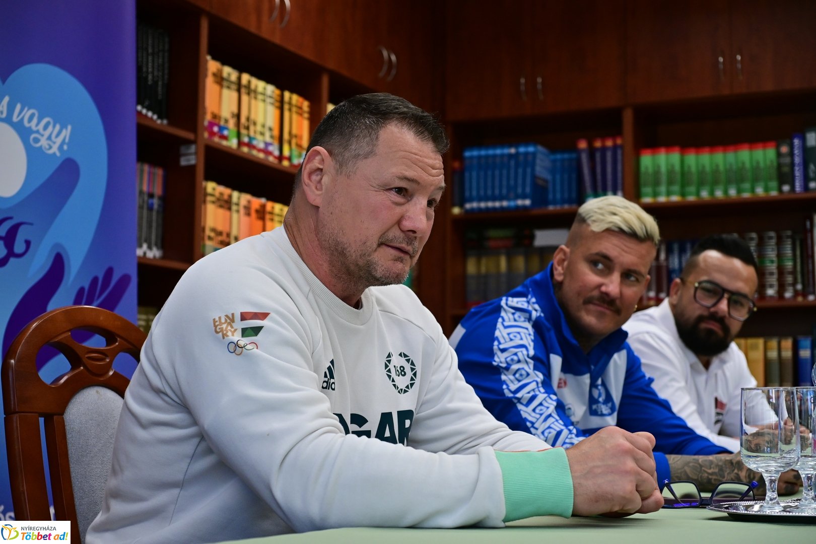 Madár az Arany János gimnáziumban - 2026