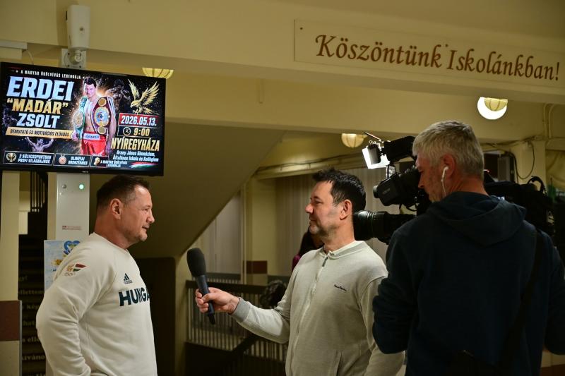 Madár az Arany János gimnáziumban - 2026